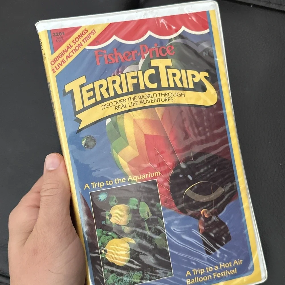 Fisher Price Terrific Trips Aquarium & Balloon Festival 80s VHS Clam Shell Case
